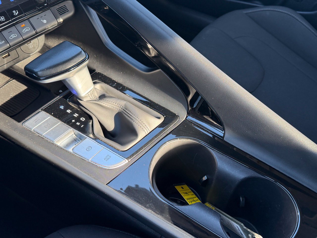 Used 2025 Hyundai Elantra SEL FWD image 19