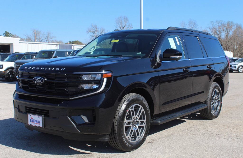 New 2026 Ford Expedition Active RWD image 3
