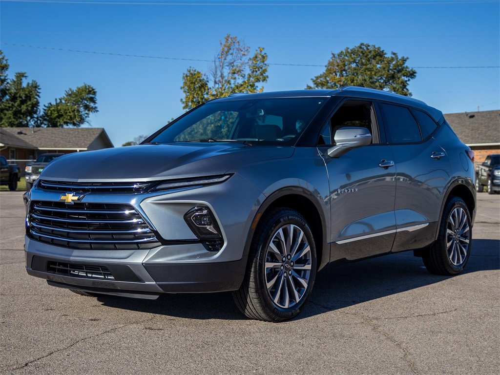 New 2025 Chevrolet Blazer Premier image 3