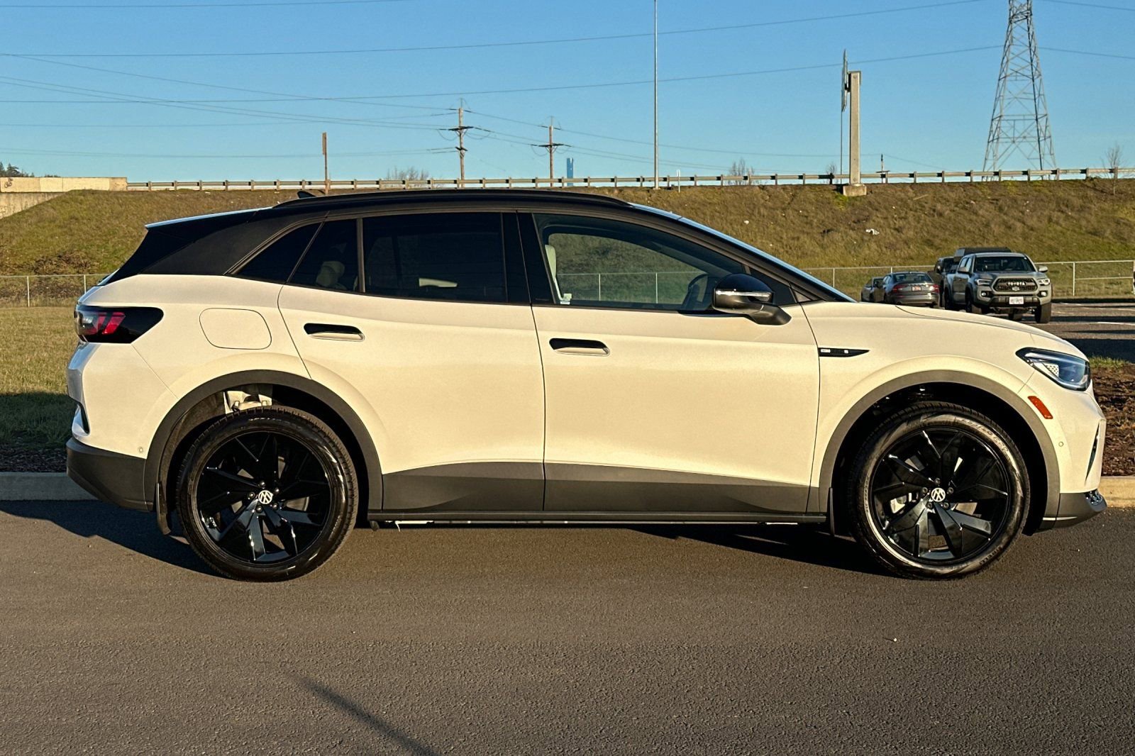 New 2026 Volkswagen ID.4 Pro S Plus image 2