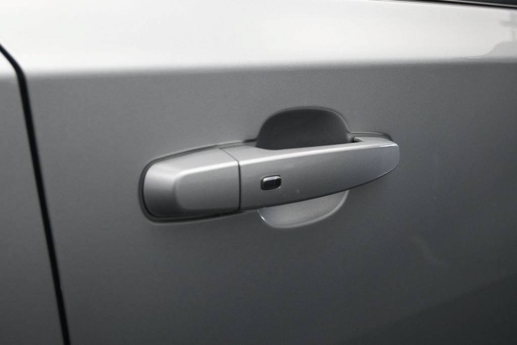 Used 2020 Chevrolet Traverse LS FWD image 36