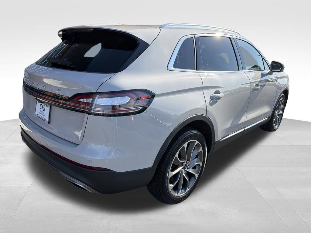 Used 2023 Lincoln Nautilus Reserve AWD/4WD image 8