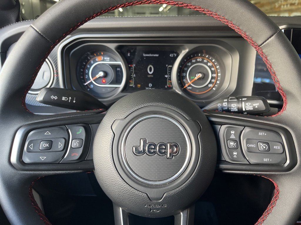 Used 2024 Jeep Wrangler Unlimited Rubicon image 25
