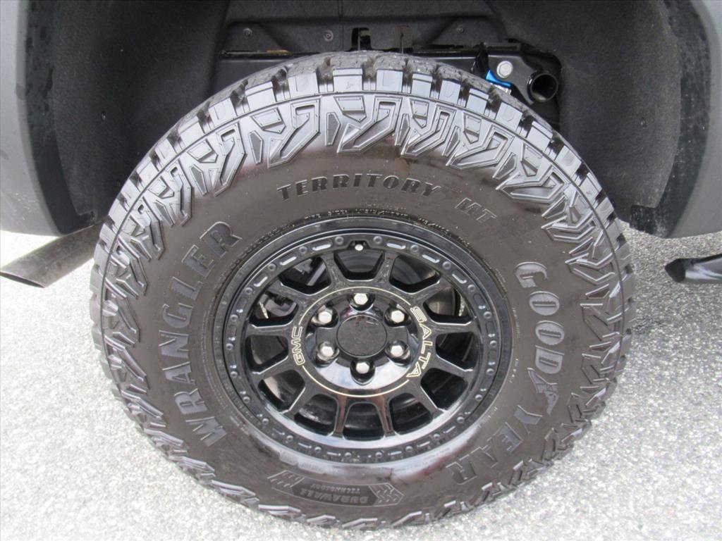 Used 2024 GMC Canyon AT4X w/ AT4X AEV Edition AWD/4WD image 31