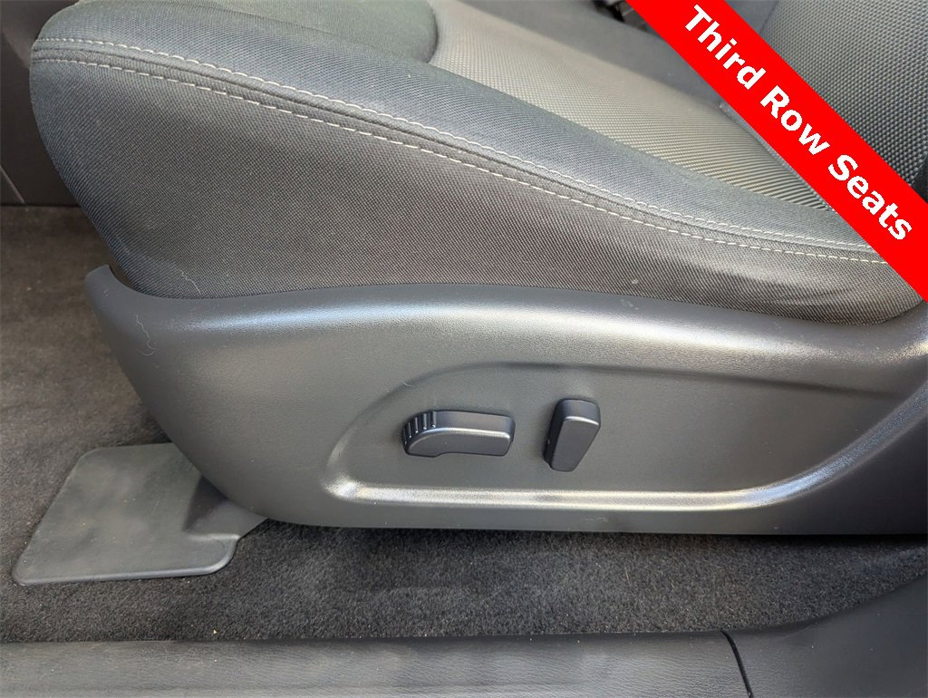 Used 2020 Nissan Pathfinder SV image 12