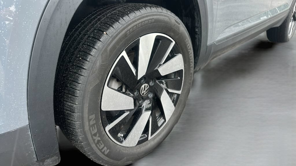 Certified 2026 Volkswagen Atlas Cross Sport SE FWD image 35