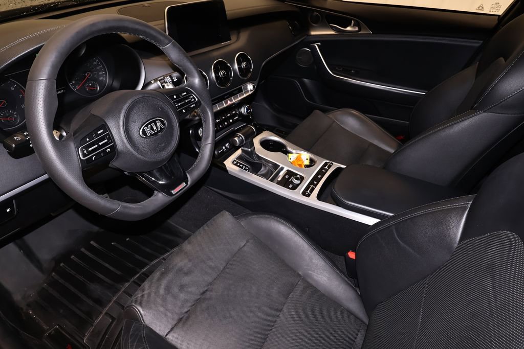 Used 2018 Kia Stinger GT1 AWD/4WD image 14