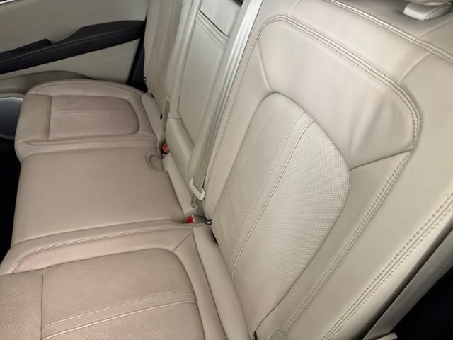 Used 2017 Lincoln MKX Reserve w/ Luxury Package AWD/4WD image 26