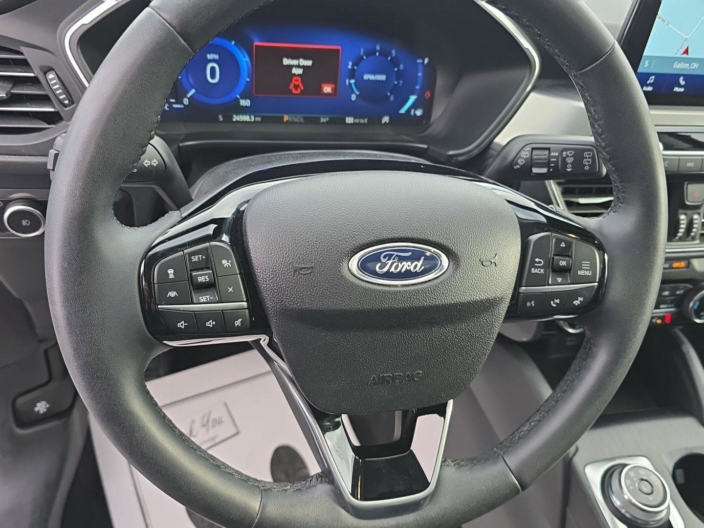 Used 2022 Ford Escape Titanium w/ Class II Trailer Tow Package image 18