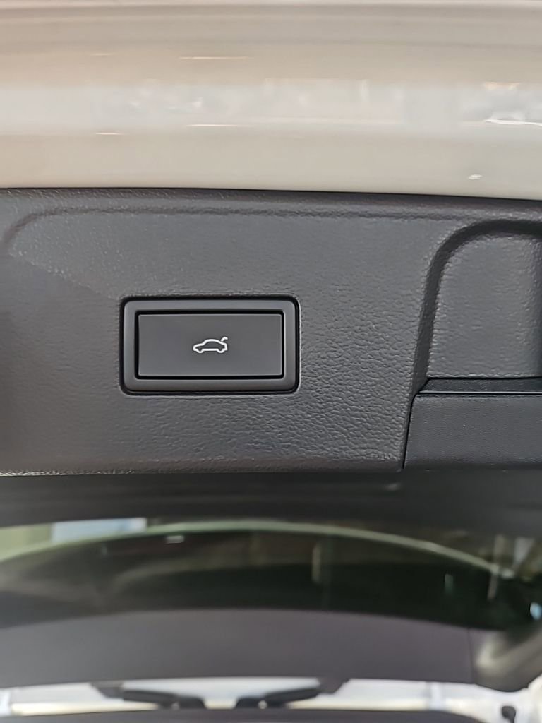 New 2026 Volkswagen Atlas SEL Premium R-Line image 22