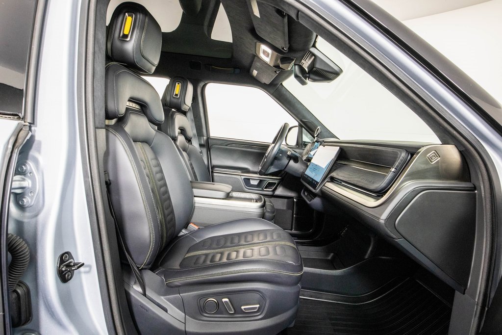 Used 2023 Rivian R1T Adventure image 10