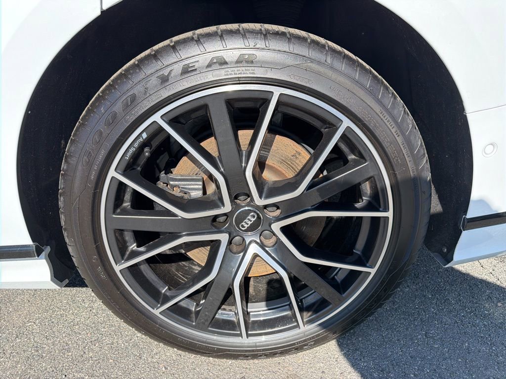 Used 2020 Audi A8 L 4.0T w/ Executive Package image 46