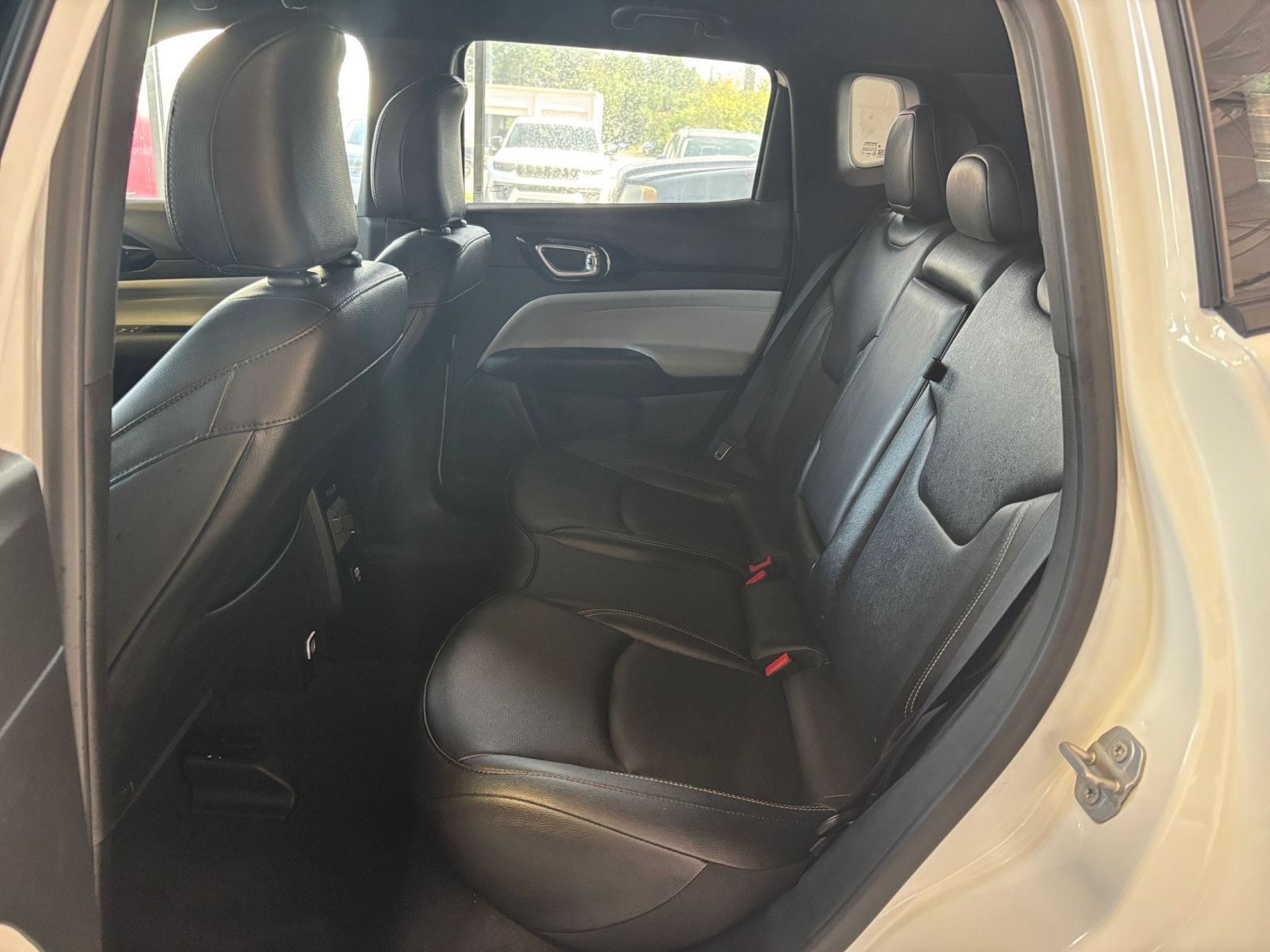Used 2025 Jeep Compass Limited AWD/4WD image 27