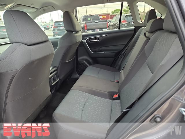 Used 2025 Toyota RAV4 XLE AWD/4WD image 22