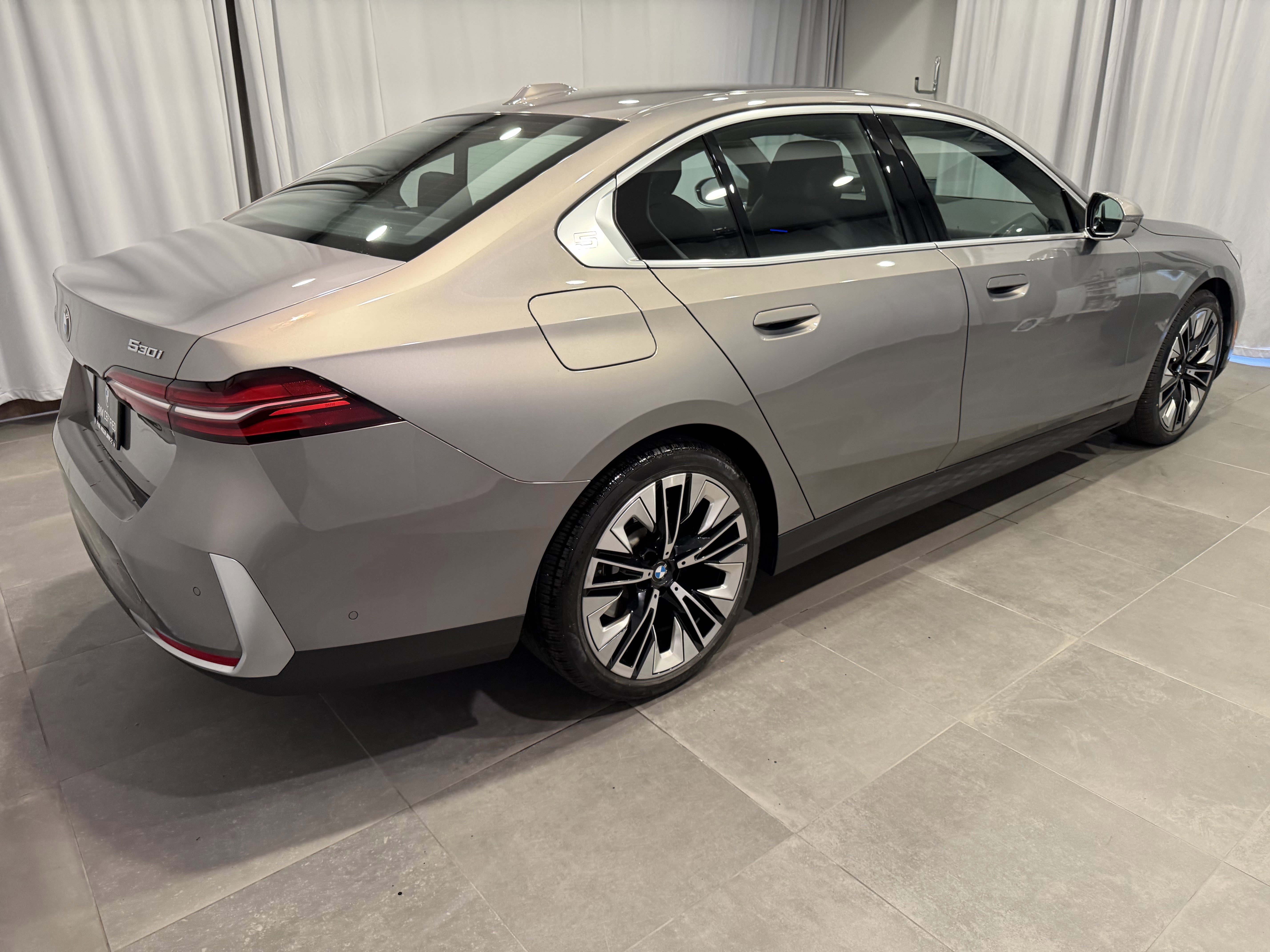 Certified 2024 BMW 530i xDrive w/ Premium Package image 6