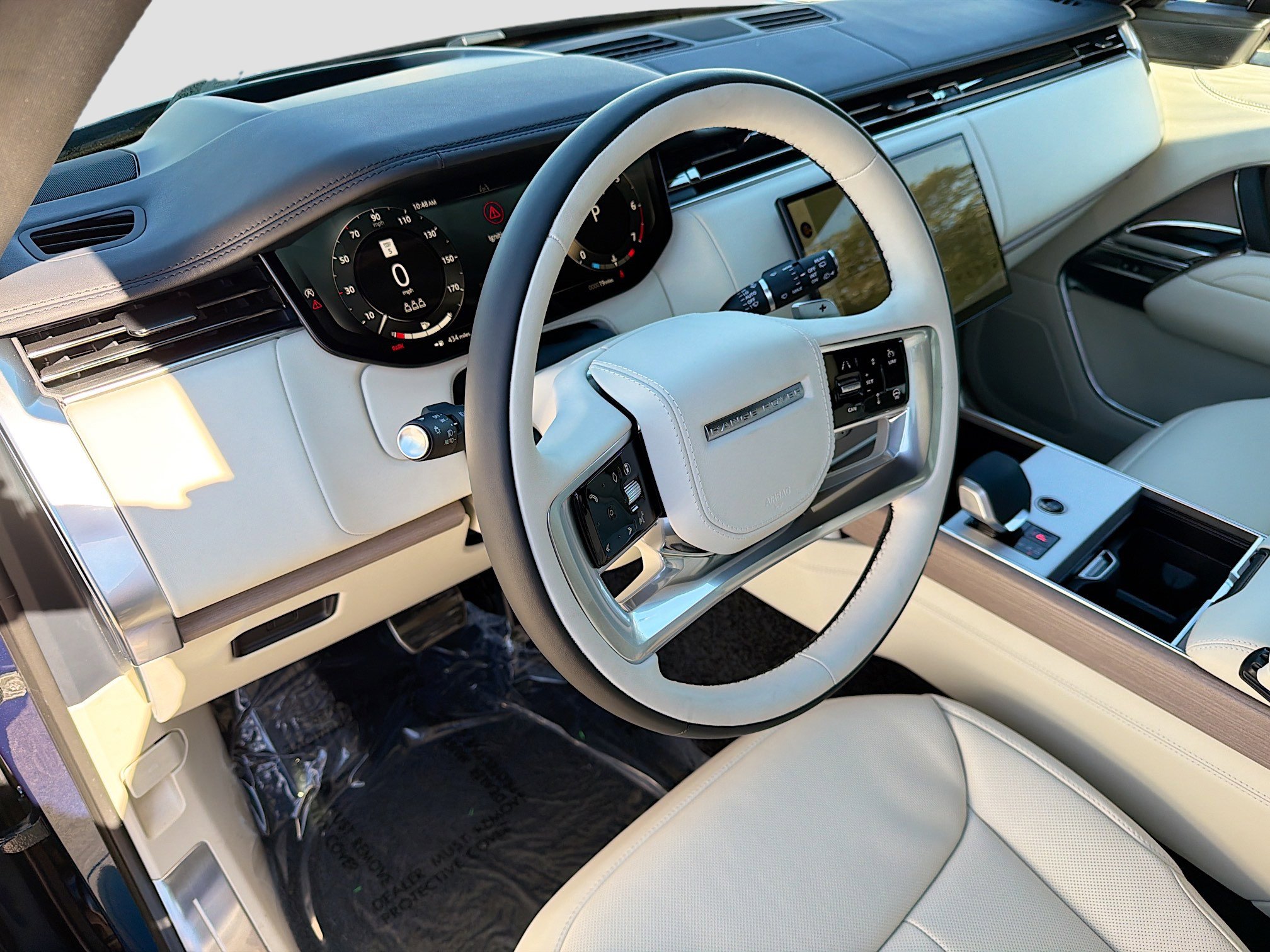 New 2026 Land Rover Range Rover SE image 25