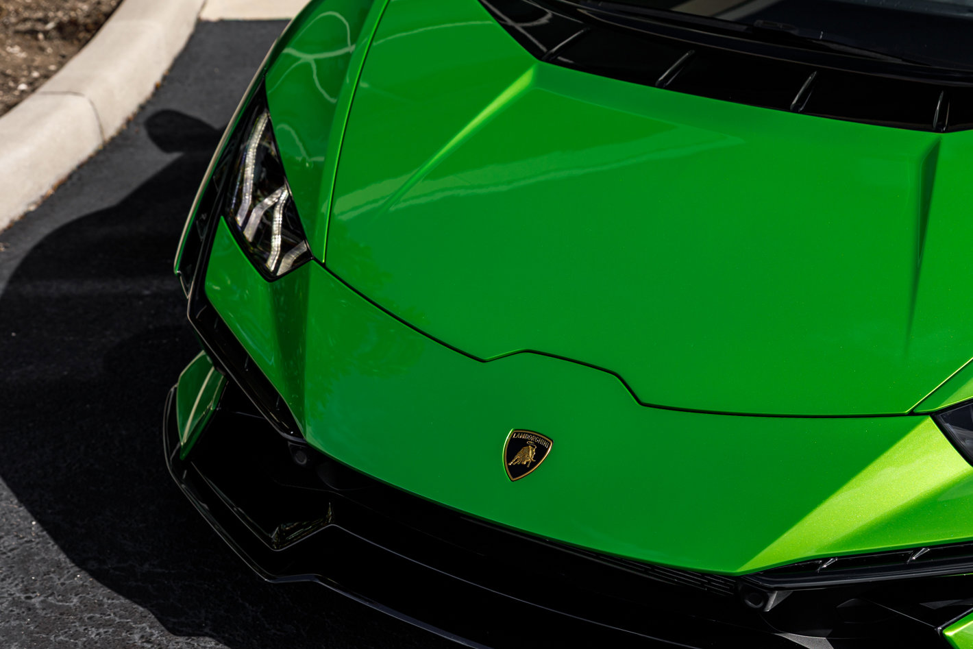 Used 2023 Lamborghini Huracan Tecnica image 4