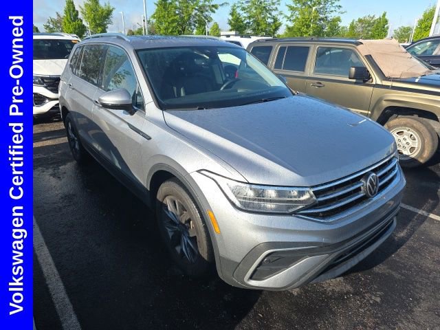 Used 2022 Volkswagen Tiguan SE w/ Panoramic Sunroof Package