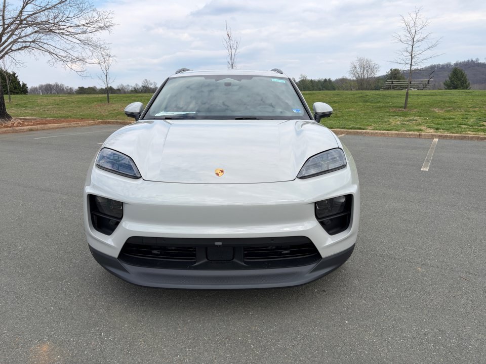 New 2026 Porsche Macan Electric RWD image 10