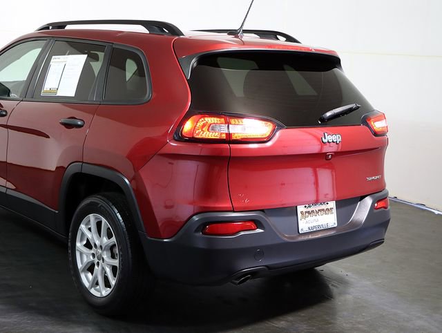 Used 2017 Jeep Cherokee Sport image 11