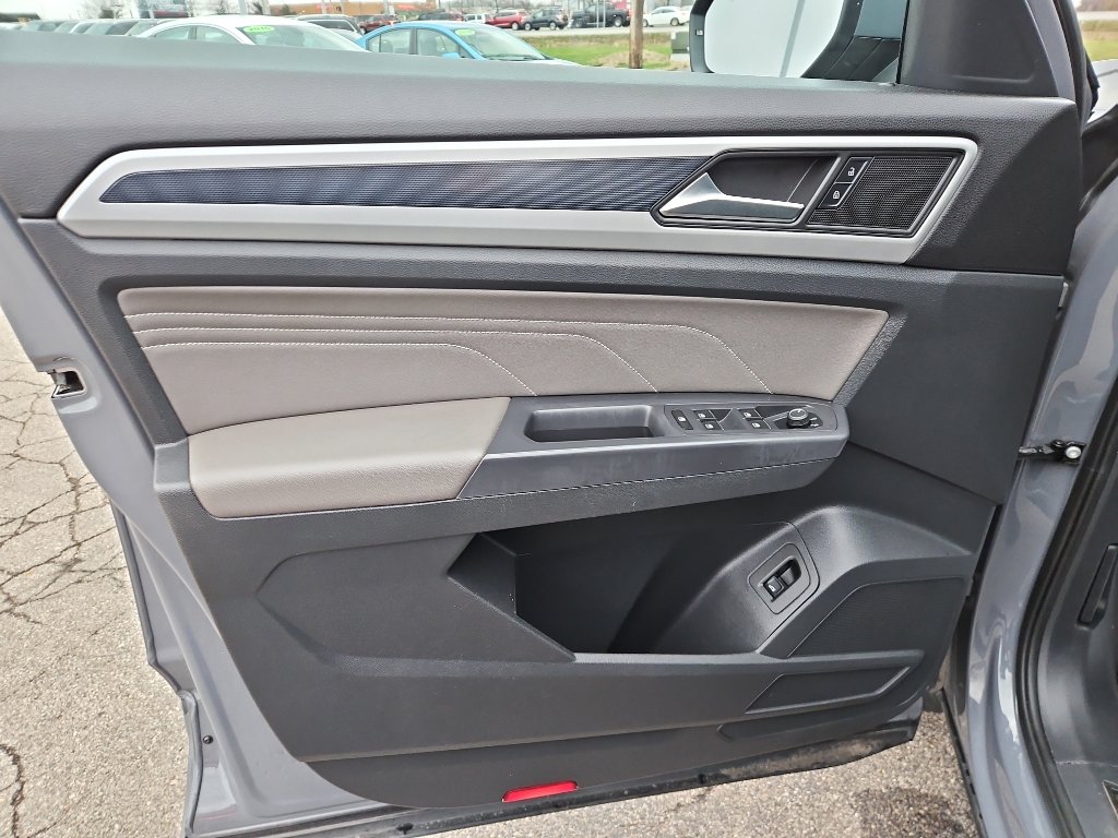 Used 2021 Volkswagen Atlas Cross Sport SE w/ Panoramic Sunroof Package image 10