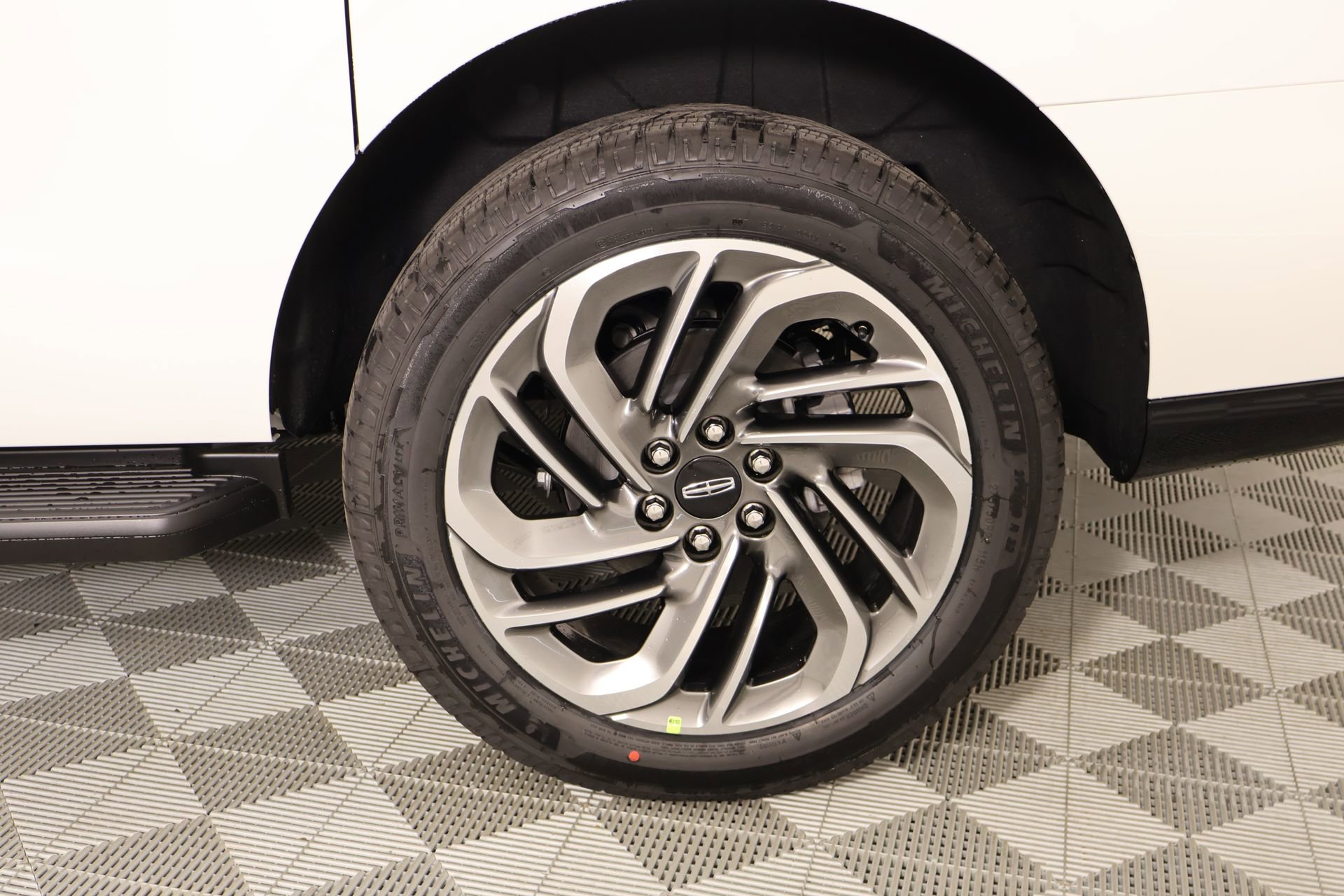 New 2026 Lincoln Navigator L Premier AWD/4WD image 19