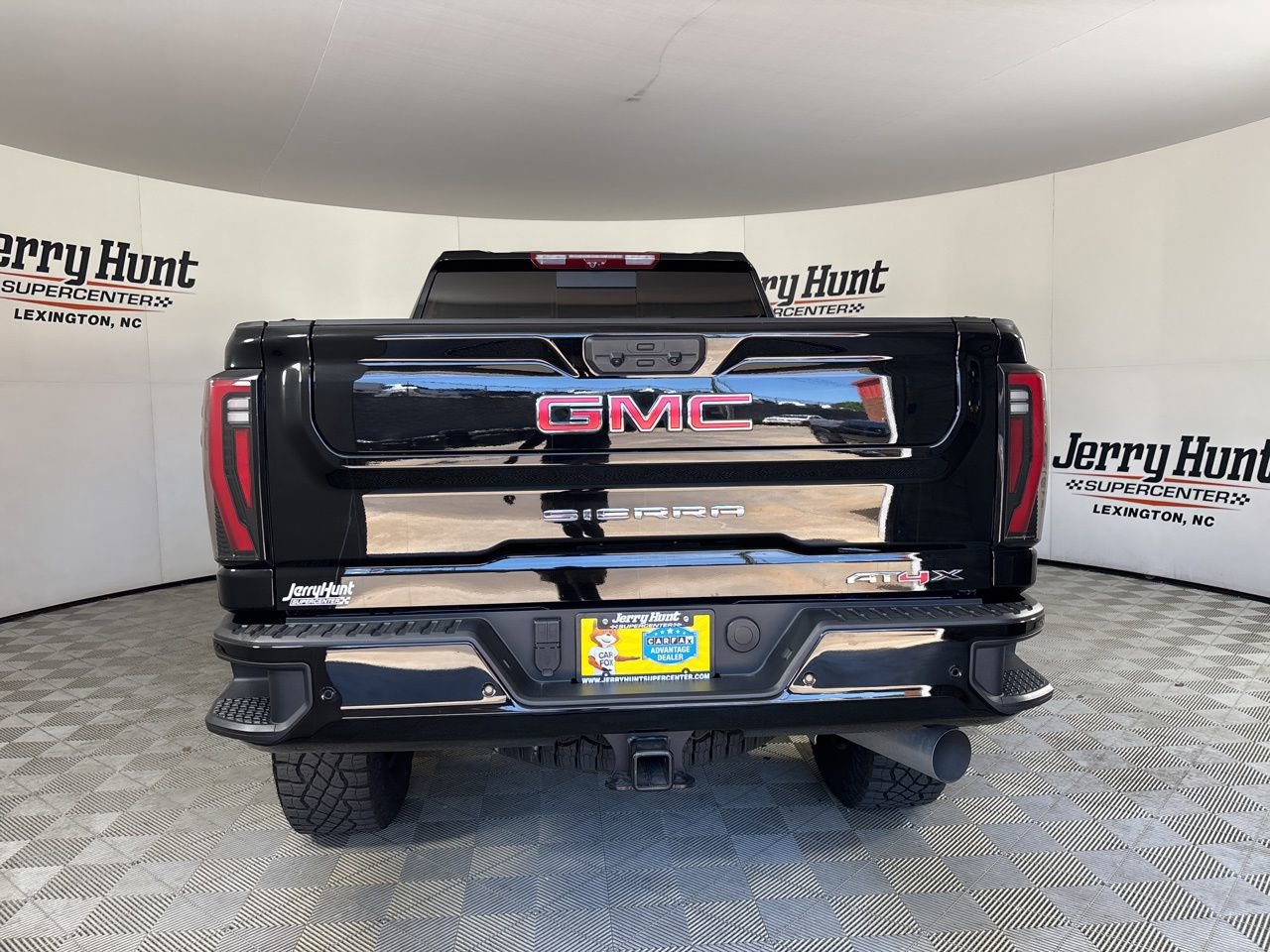 Used 2026 GMC Sierra 2500 AT4X AWD/4WD image 5
