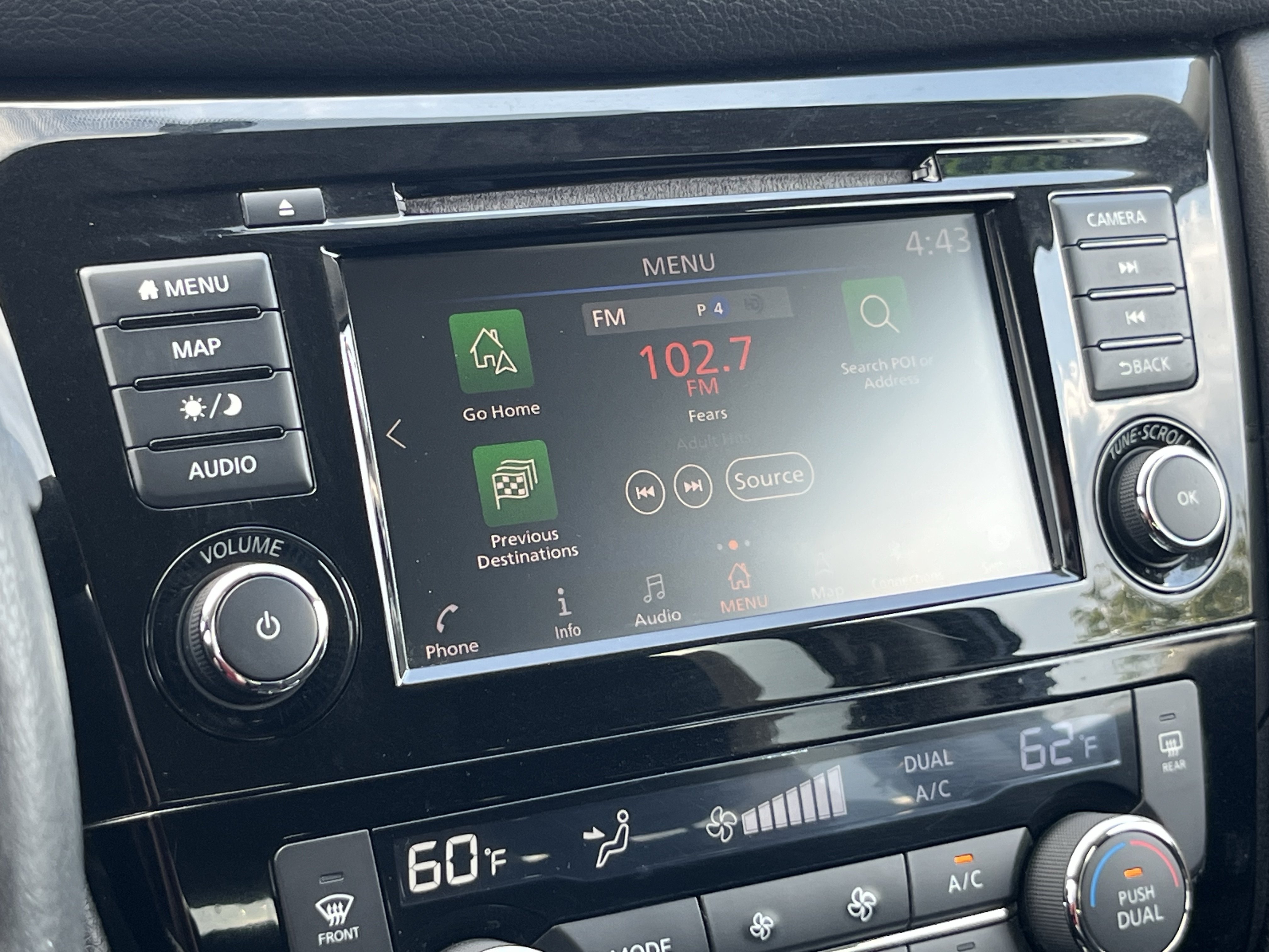Used 2018 Nissan Rogue SV w/ Premium Package AWD/4WD image 32