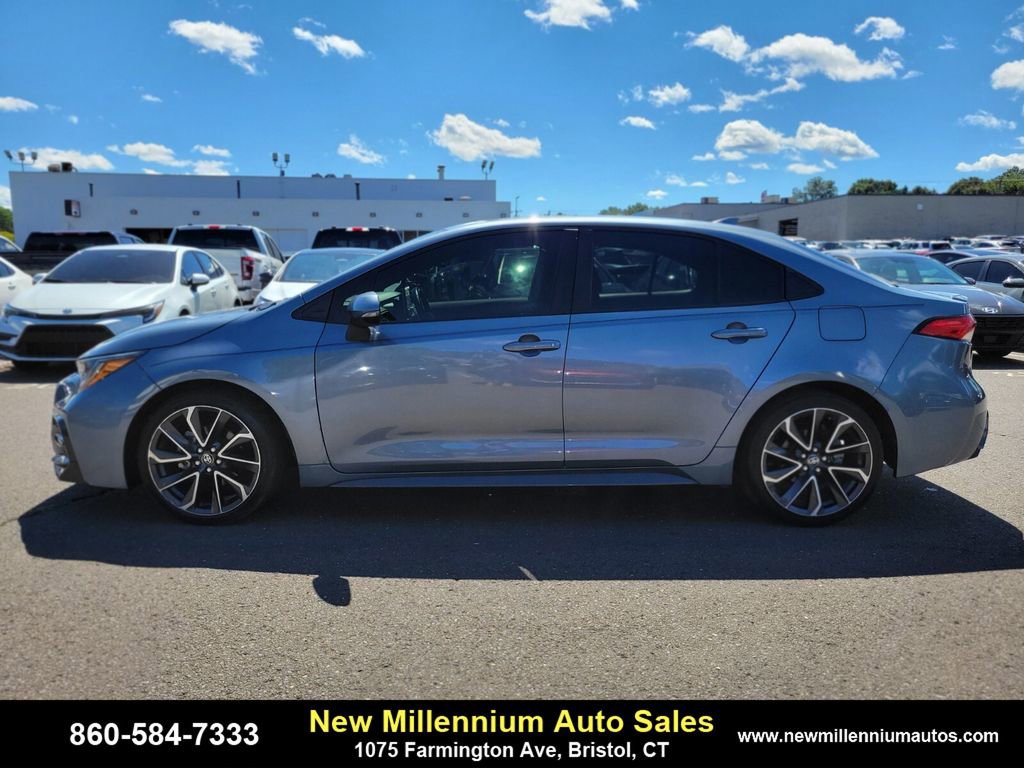 Used 2021 Toyota Corolla SE image 2