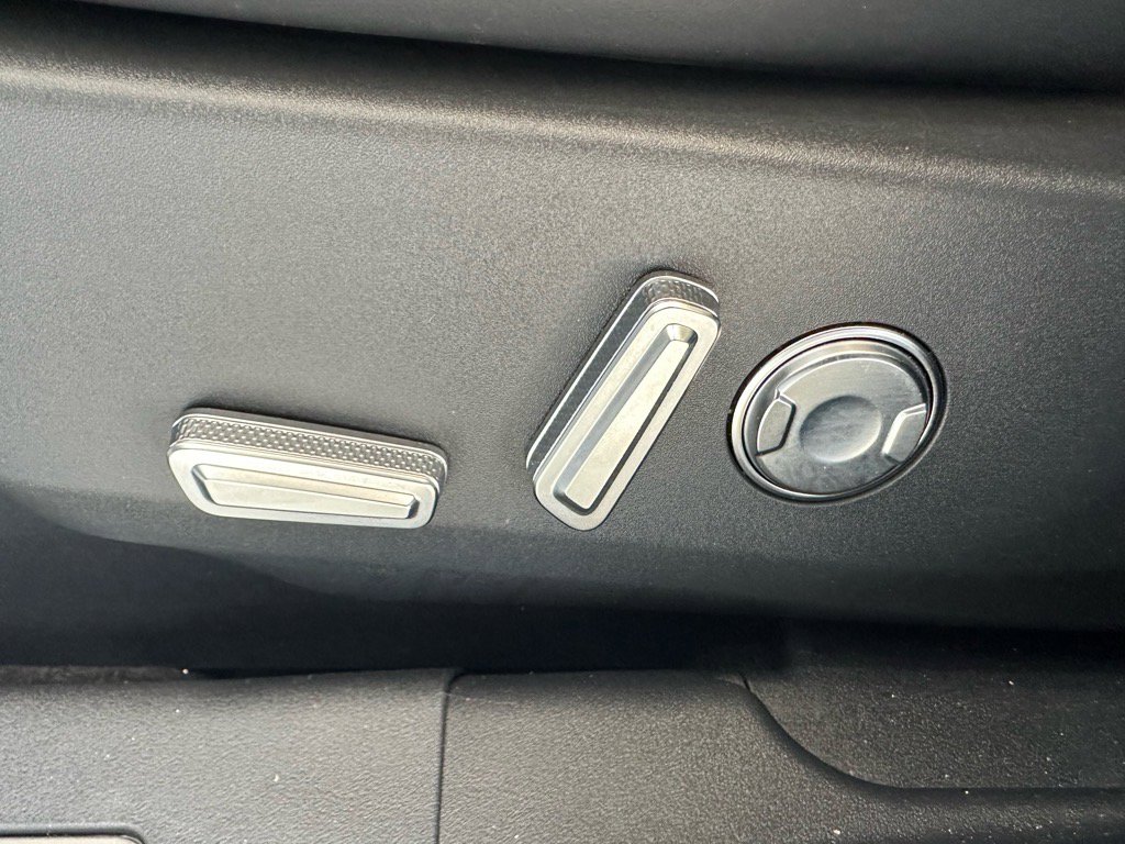 Used 2024 Lincoln Nautilus Reserve w/ Equipment Group 202A image 36