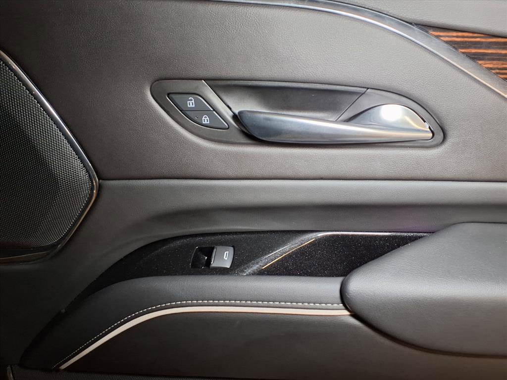 Certified 2024 Cadillac Escalade Premium Luxury w/ Performance Package image 22