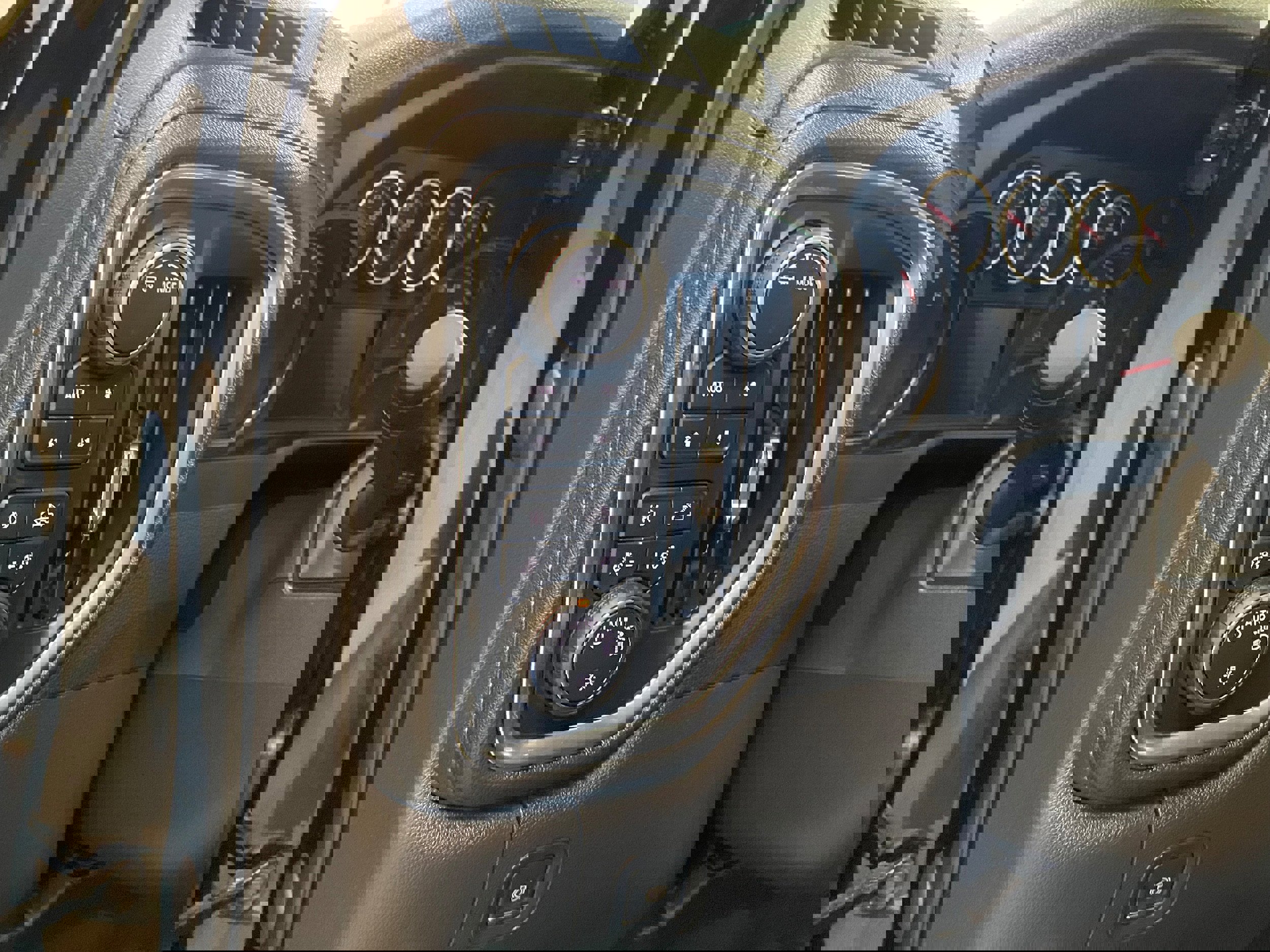 Used 2022 Chevrolet Silverado 1500 LT Trail Boss w/ Bed Protection Package image 17