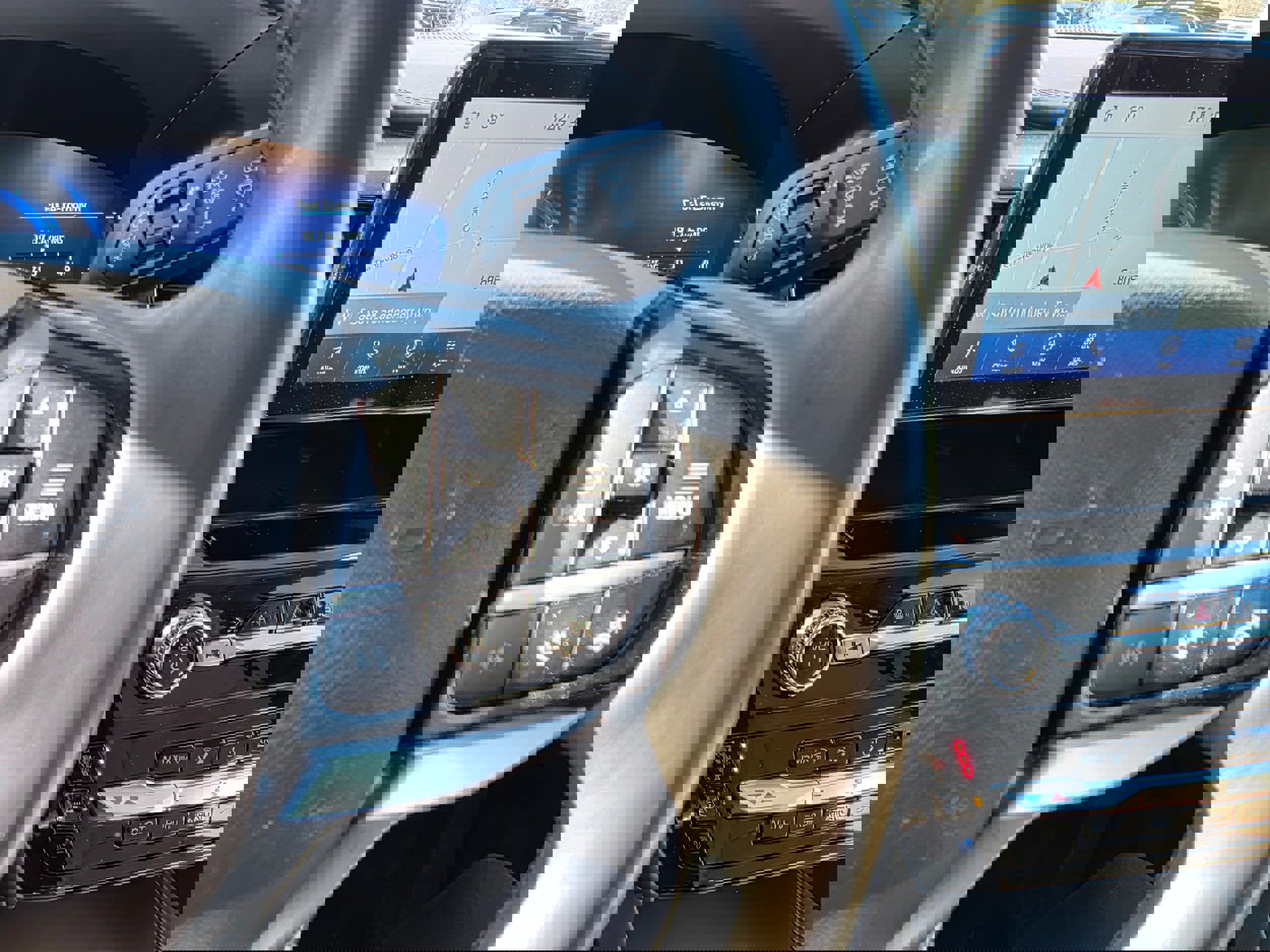 Certified 2023 Ford Explorer Platinum w/ Equipment Group 601A image 17