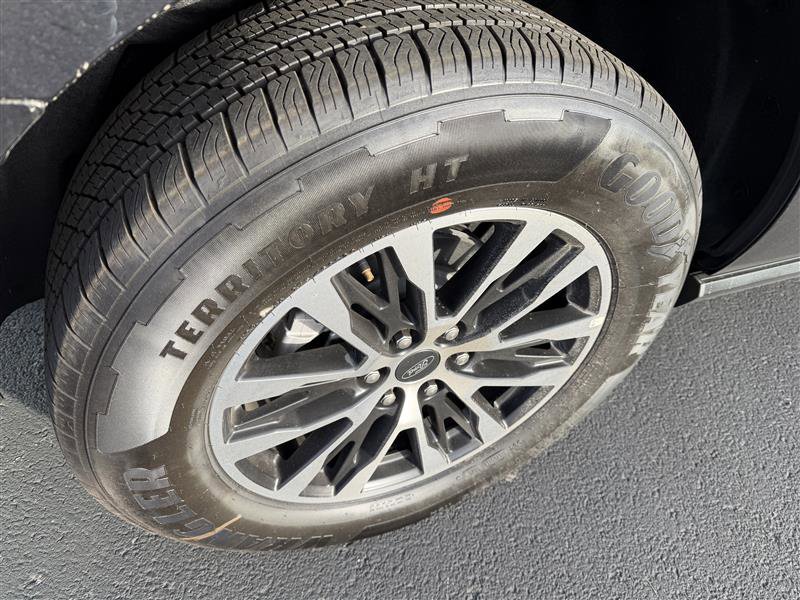 Used 2025 Ford Expedition Max Platinum image 18