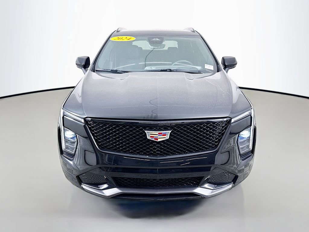 Used 2024 Cadillac XT4 Sport w/ Technology Package image 2