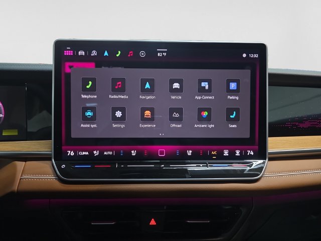 New 2026 Volkswagen Tiguan SEL R-Line AWD/4WD image 15