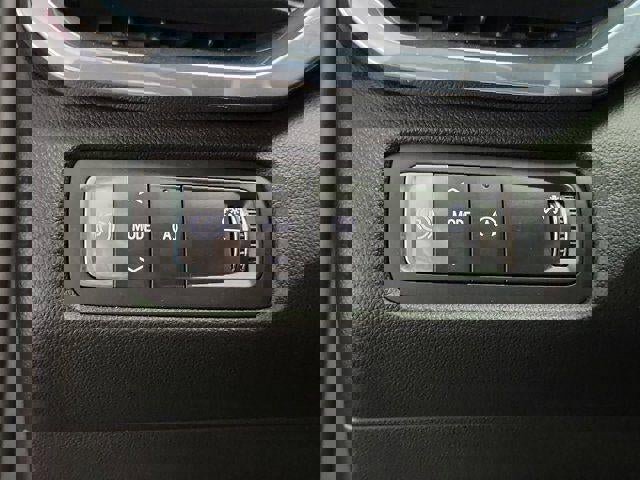 Used 2024 GMC Acadia Elevation w/ Luxury Package image 14