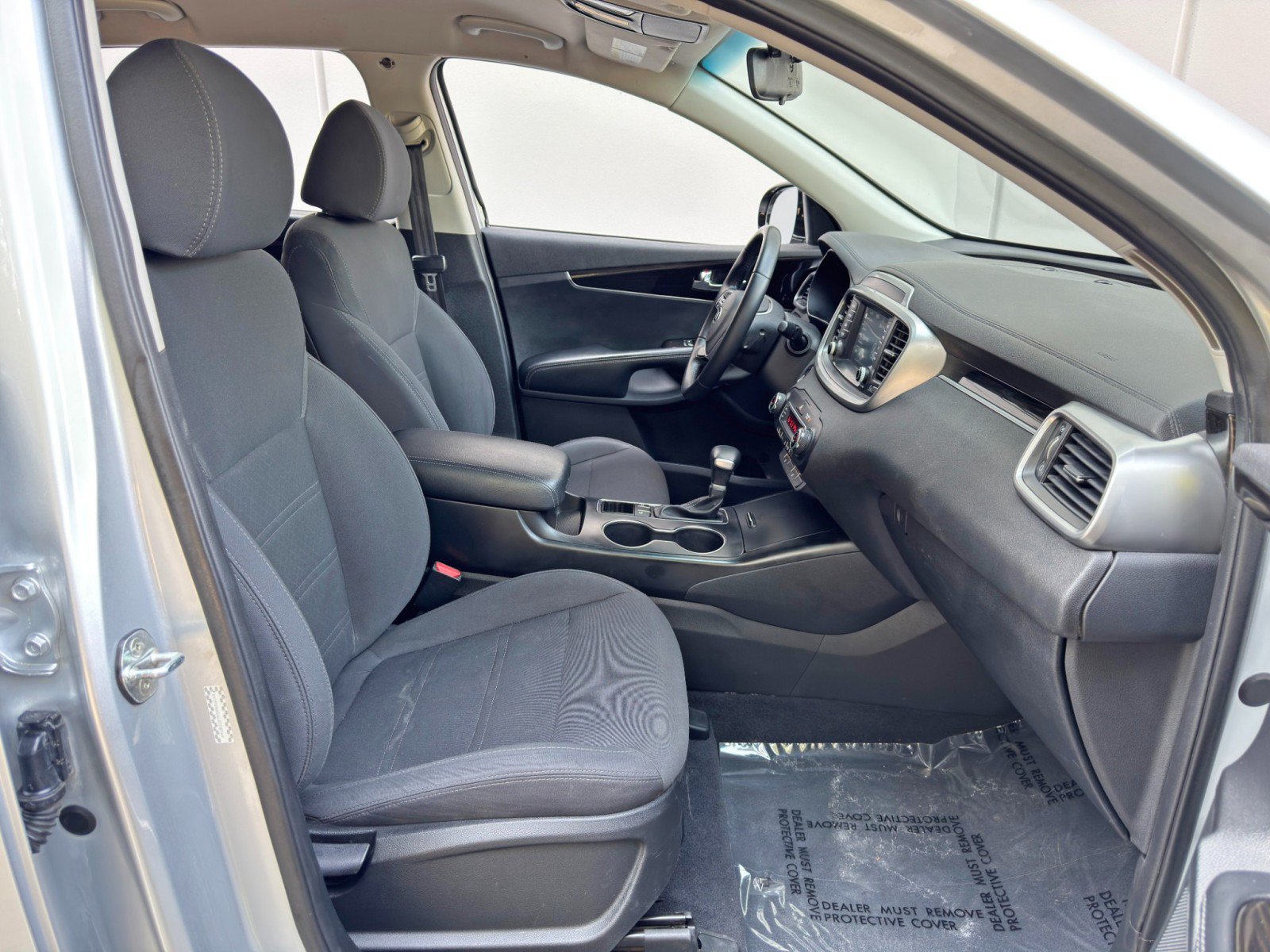 Used 2020 Kia Sorento S FWD image 14