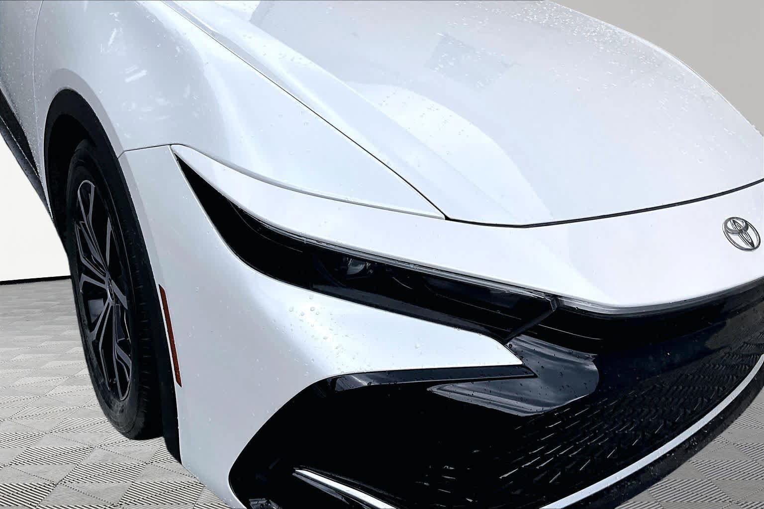 Certified 2023 Toyota Crown AWD/4WD image 28