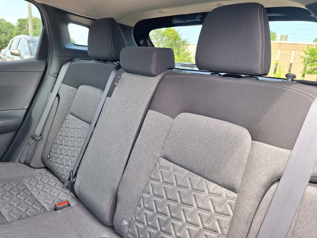 Used 2025 Nissan Kicks SV w/ Charging Package FWD image 24