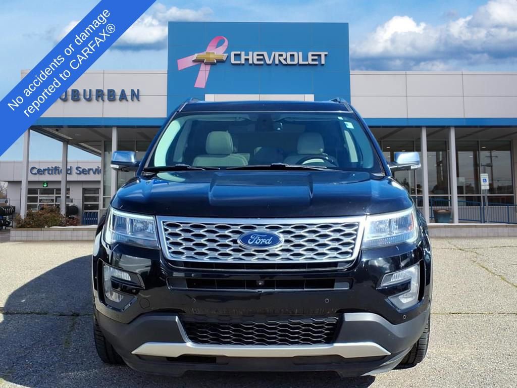 Used 2017 Ford Explorer Platinum image 2