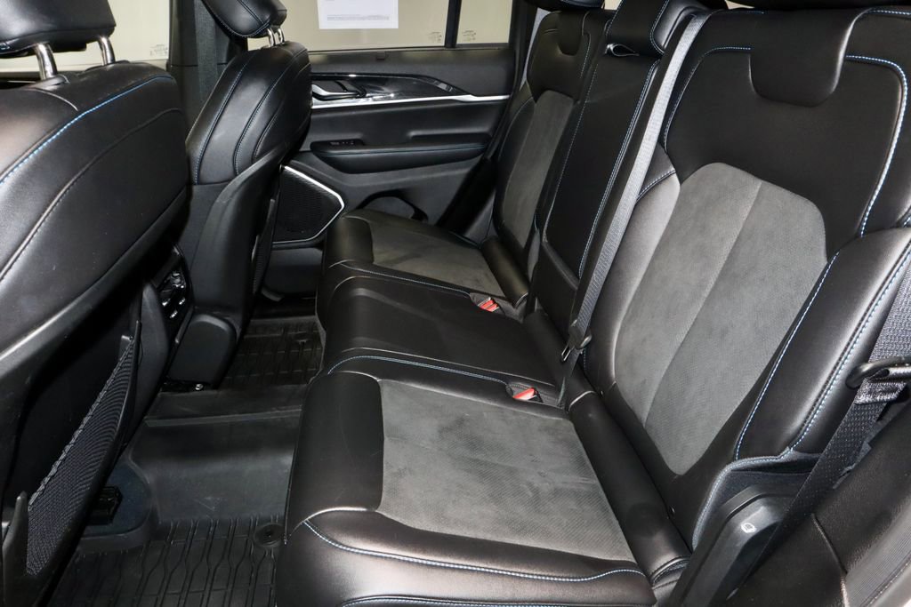 Used 2022 Jeep Grand Cherokee Trailhawk w/ Luxury Tech Group III image 23