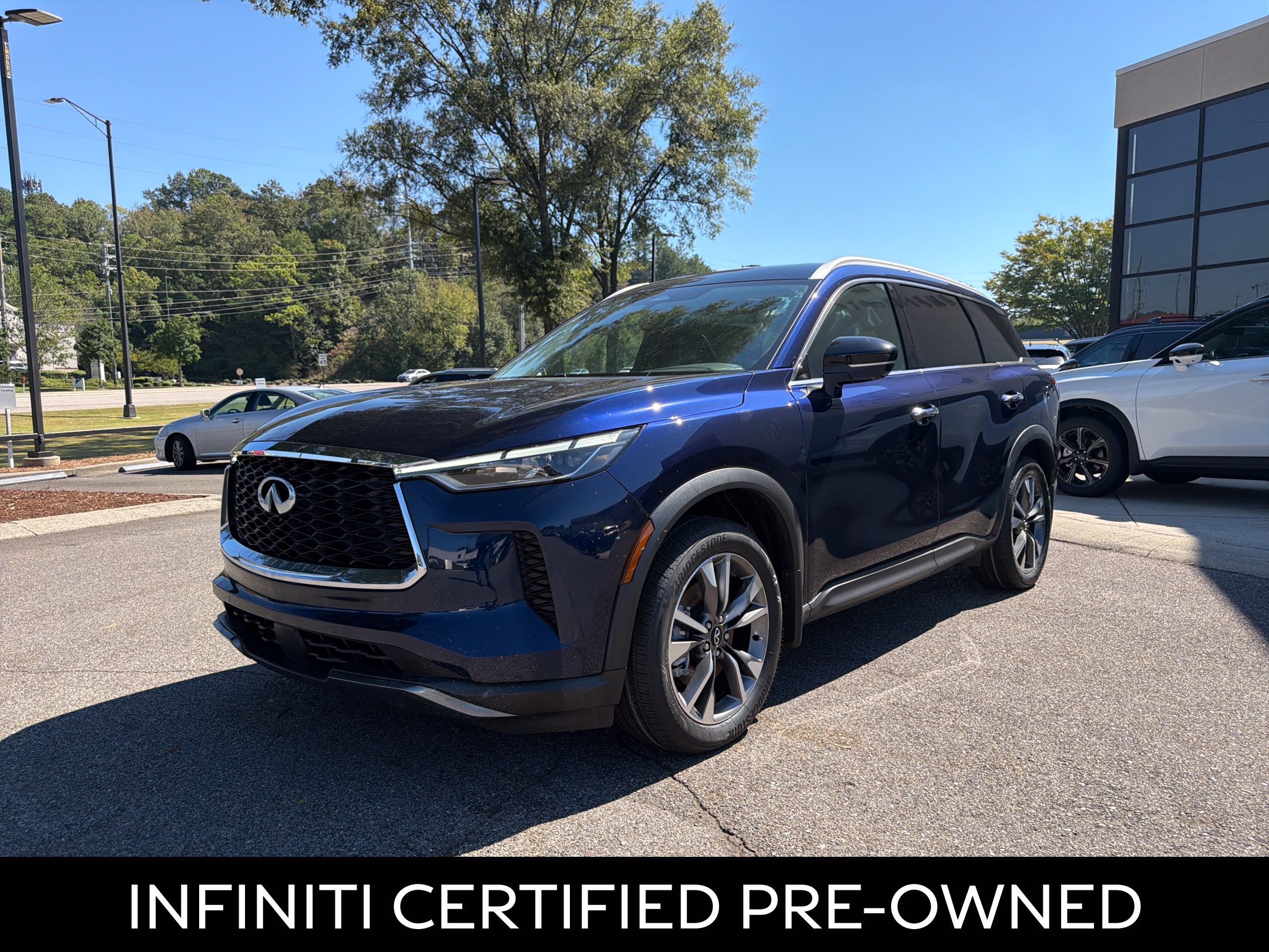 Certified 2022 INFINITI QX60 Luxe w/ Cargo Package FWD image 5