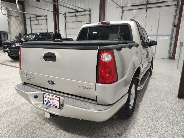 Used 2004 Ford Explorer Sport Trac 4x4 image 4