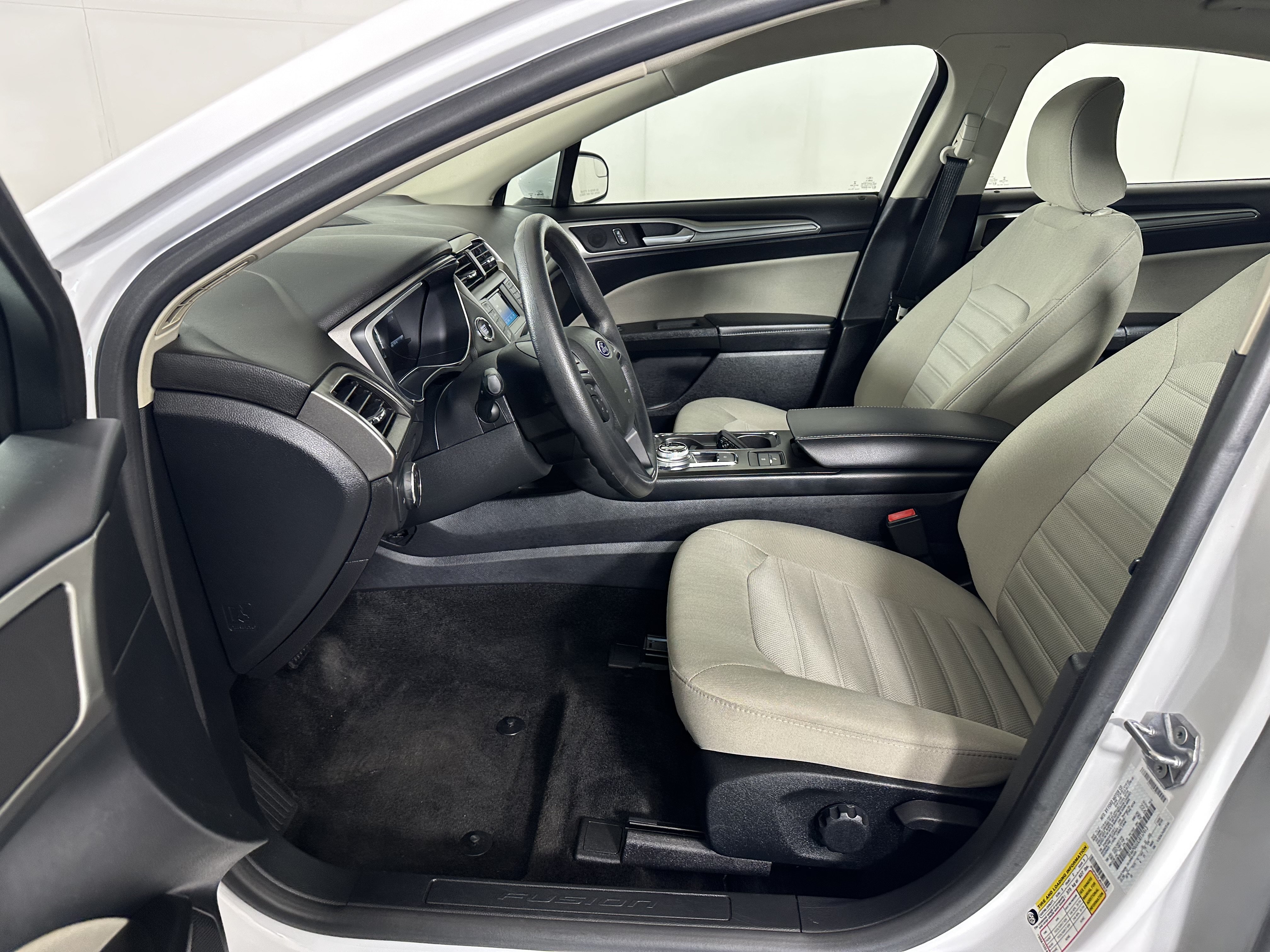 Used 2018 Ford Fusion S FWD image 8