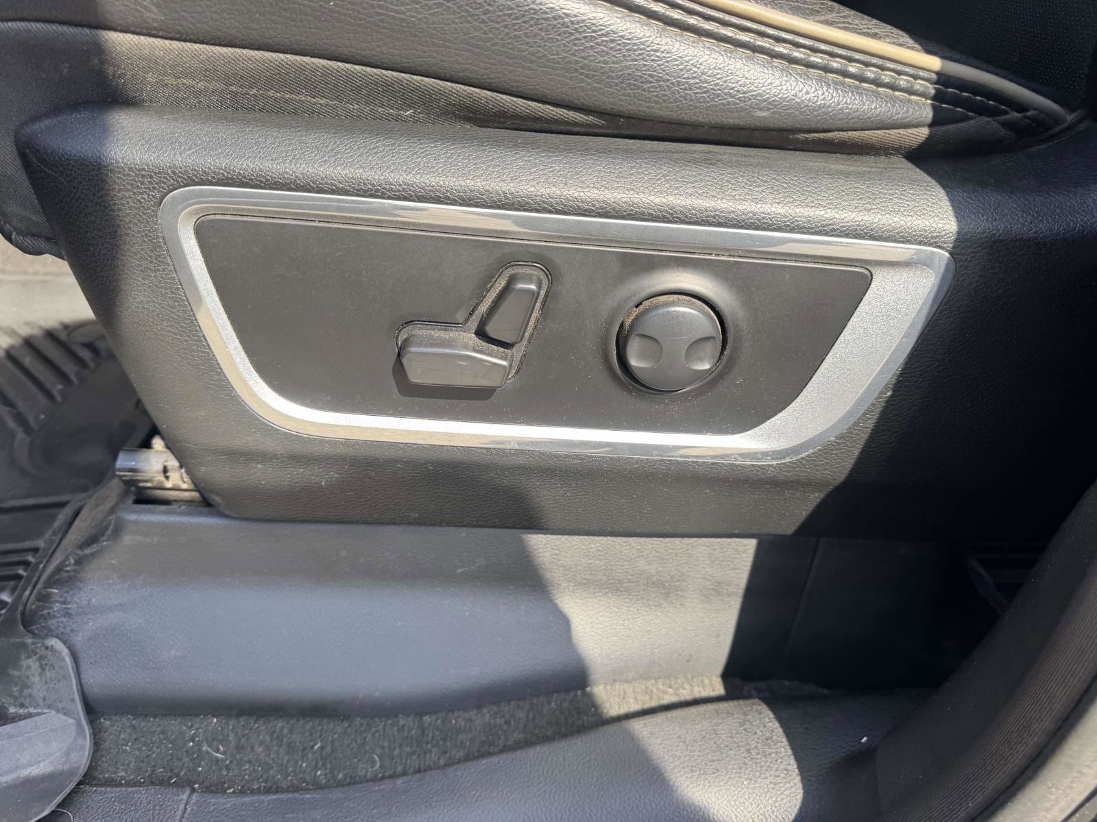Used 2023 RAM 1500 Laramie AWD/4WD image 23