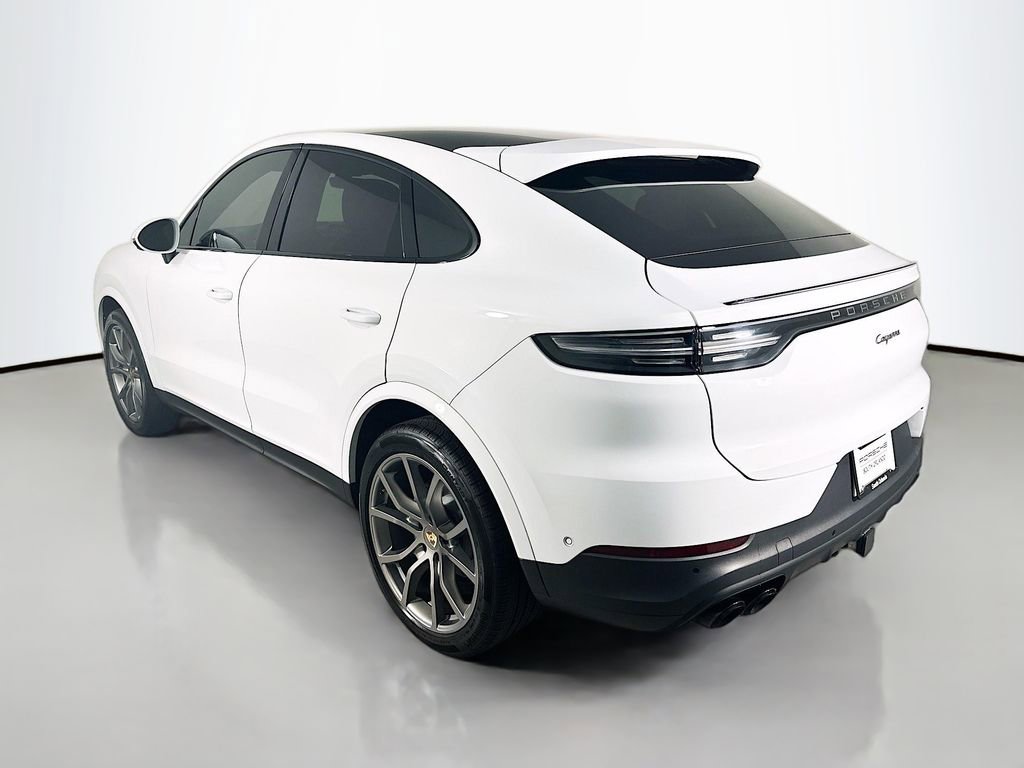 Certified 2023 Porsche Cayenne Platinum Edition image 3