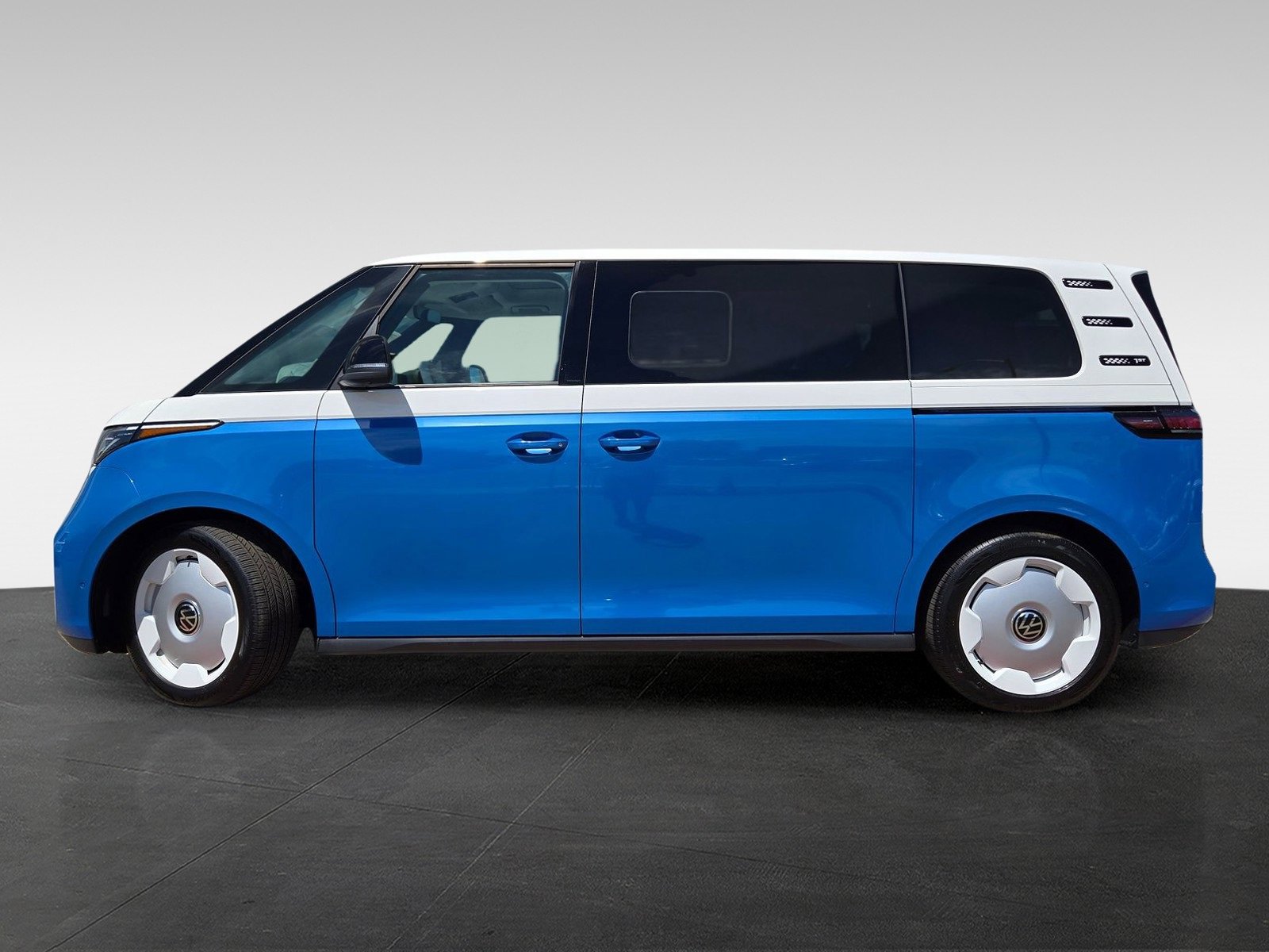 New 2025 Volkswagen ID. Buzz 1st Edition image 3