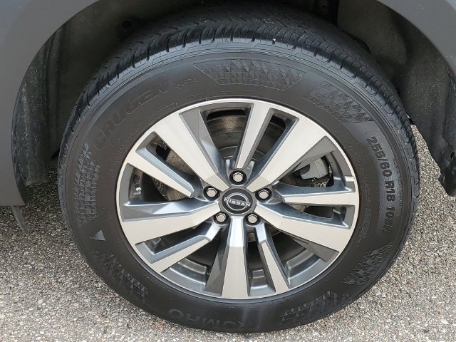 Used 2025 Nissan Pathfinder SL AWD/4WD image 34