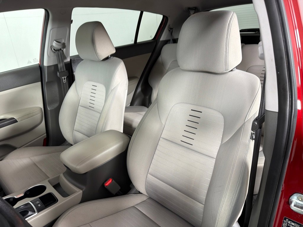 Used 2018 Kia Sportage LX w/ LX Technology Package FWD image 11